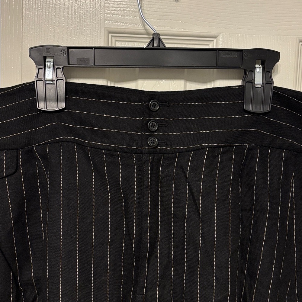 Lauren Ralph Lauren Plus Pinstripe Linen Blend Shorts - Picture 3 of 11